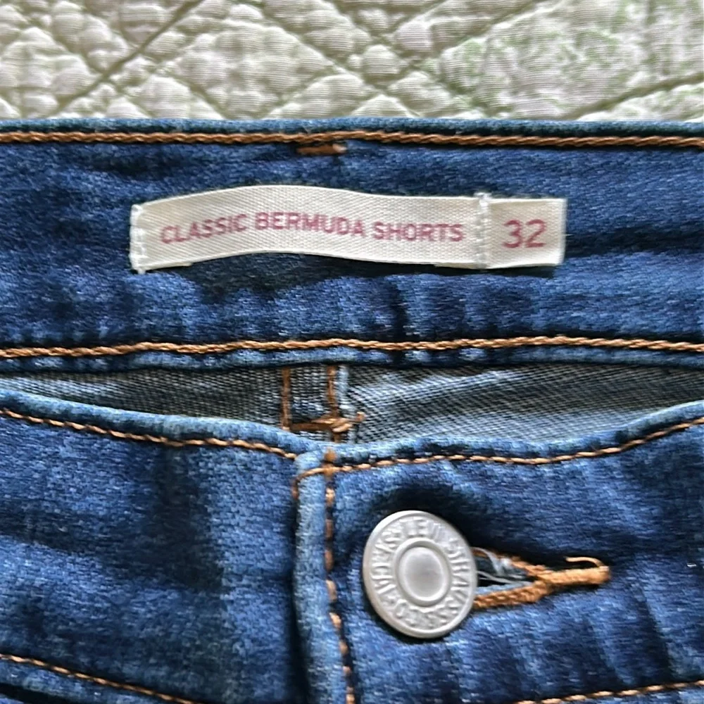 Levi's Blue Jean Classic Bermuda Shorts Relaxed Fit - Picture 4 of 6